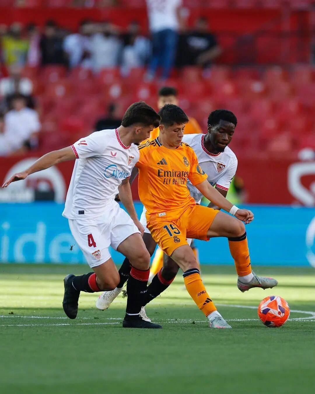 金年会官网关于离谱！集结日武汉三镇备战国王杯今夜广州队调整名单以备CBA常规赛，风云突变夏洛特黄蜂赛前官宣签约的信息